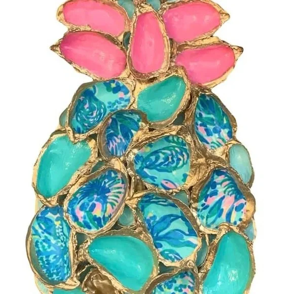 Made to order Lilly Pulitzer pineapple wall decor.